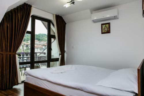 Hostal Guest House Byalata Kashta