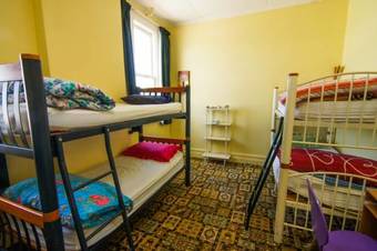 Hostal Empire Hotel Backpackers