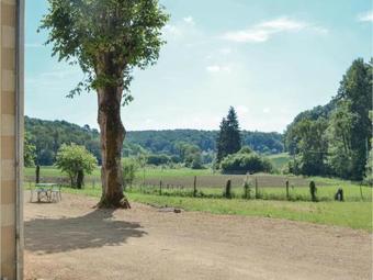 Two-bedroom Holiday Home In Cravant Les Coteaux