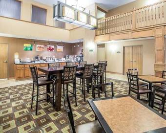 Hotel Quality Inn & Suites
