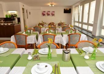 Crown Hotel