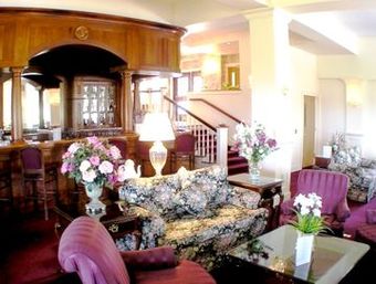 Hotel Bluenose Inn