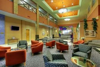 Hotel Holiday Inn & Suites Airport-university