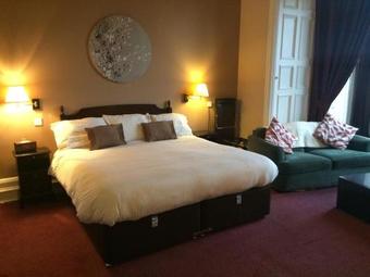 Bed & Breakfast Hampton Hotel By Greene King Inns