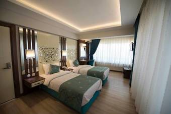 Ozlu Hotel