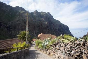 Masca With Garden