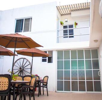 Posada Moloch Hostel & Suites
