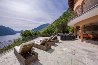 Cressogno Villa Sleeps 10 Pool Air Con