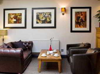 Three Swans Hotel