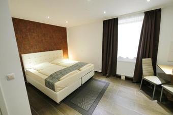 Hr Hotel