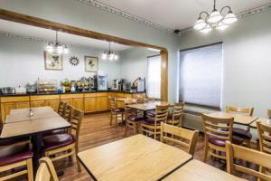 Hotel Rodeway Inn