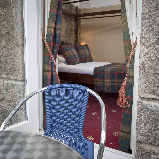 Loch Kinord Hotel