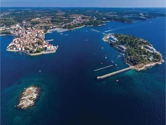 Two-bedroom Apartment In Dracevac