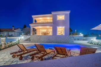 Villa Holiday House Linardici