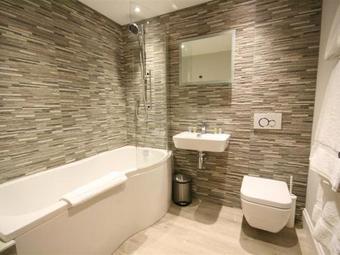 Corruna, Nailsworth