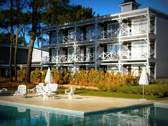 Howard Johnson Hotel And Convention Center Carilo