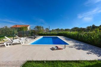 Villa Almond