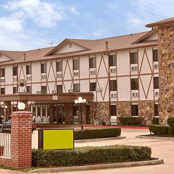 Hotel Merryton Inn