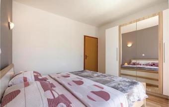 Holiday Home Sestanovac 50