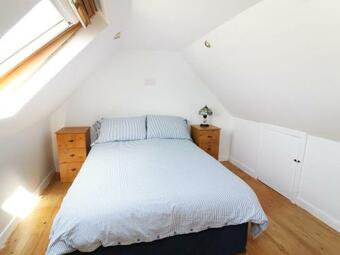 Ross Cottage, Clare