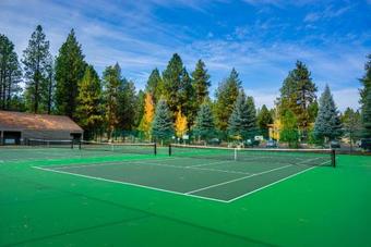 Black Butte Ranch: Grey Owl Getaway On The Greens