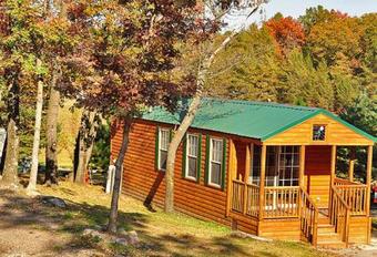 Arrowhead Camping Resort Deluxe Cabin 9