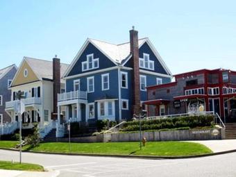 Rainbows End Four-bedroom Home