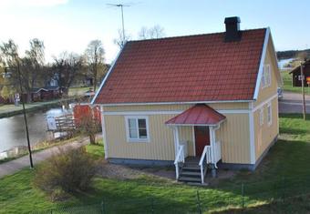 Bed & Breakfast Brovaktarstugan