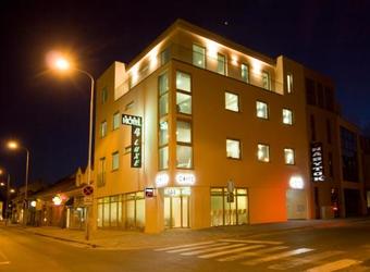 Hotel Deluxe