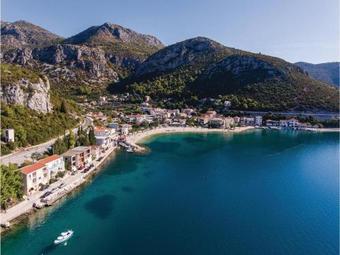 Two-bedroom Apartment In Ploce