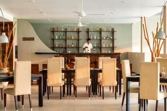 Hotel Taprobana By Asia Leisure