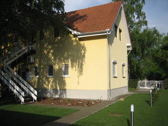 Kenese Gy�ngye Apartmanh�z