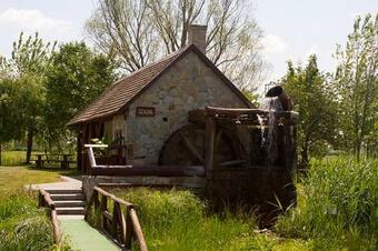 Lip�ti Term�l Camping