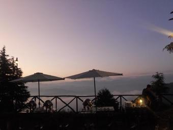 Hotel Aamod Resorts