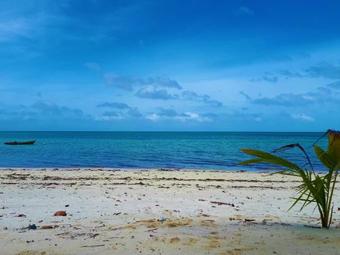 Hotel White Coral Beach Resort