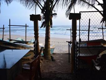 Southern Beach Castle Hotel & Restaurant
