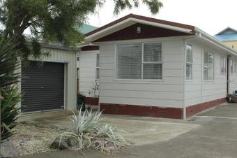 Beach House - Raglan Cbd