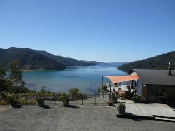 Bed & Breakfast Okiwa Bay Lodge