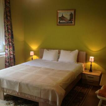 Hostal Apartments Villa Svetlana