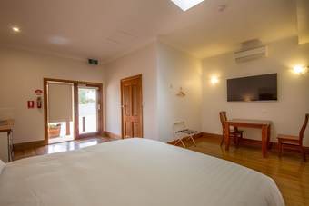 Birdwood Motel