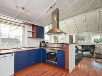 Three-bedroom Holiday Home In B�rkop 3
