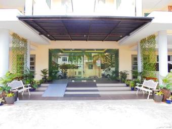 Motel D'view Hotel