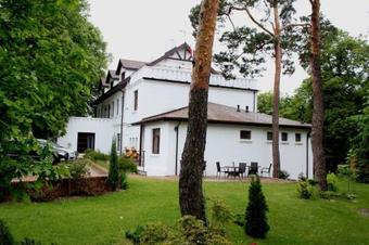 Hostal Dworek Bia?y Domek