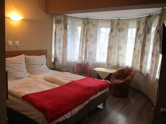 Hotel Pod Platanami