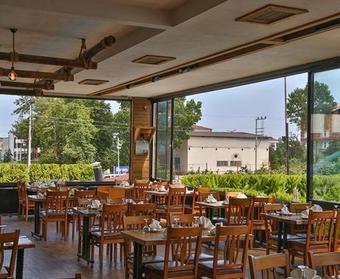 Grand Ayzek Hotel