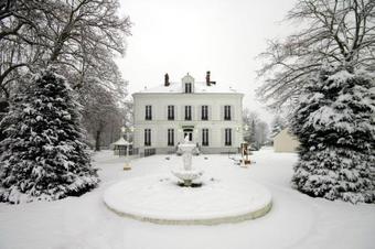 Hotel Logis Hostellerie Le Chatel Nangis