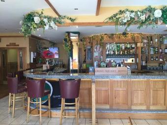 Cross Square Hotel