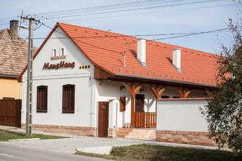 Hostal Maushaus