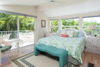 Bayhouse