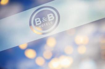 Hotel B&B H�tel Chartres Le Forum